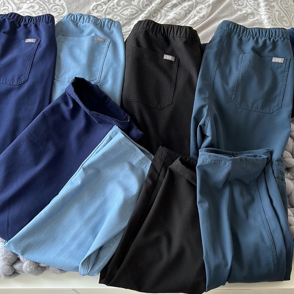 FIGS DARK HARBOR Cairo Cargo Scrub Pants